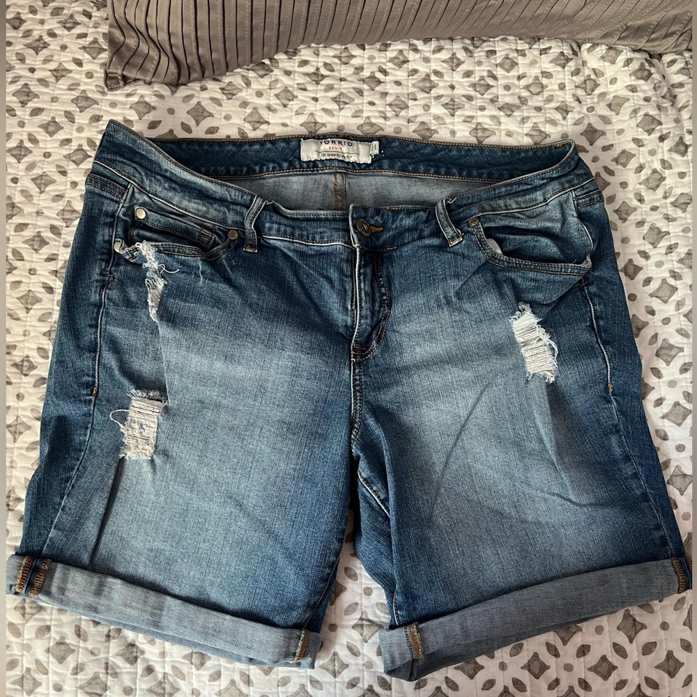 Torrid shorts size 16